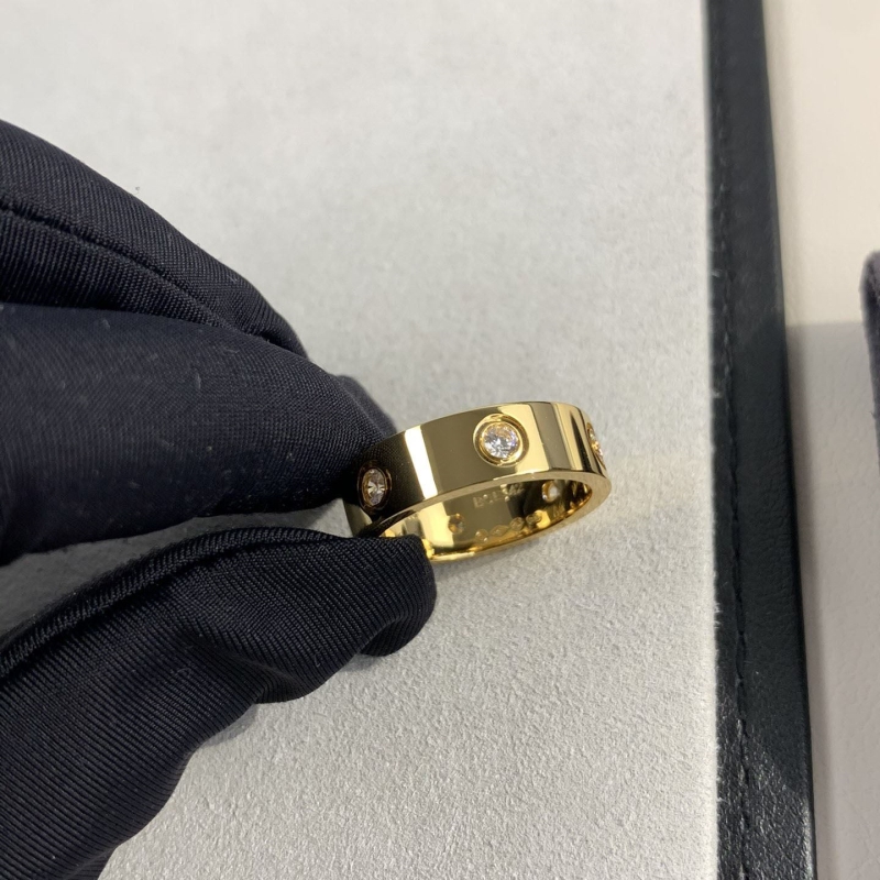 Ba*len*cia*ga rings